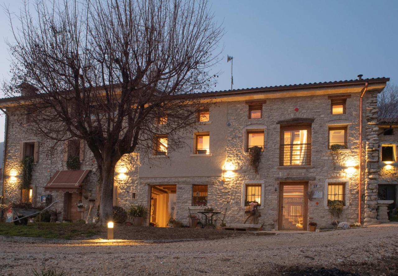 Agriturismo Casaborgomarche Valdobbiadene Exterior photo